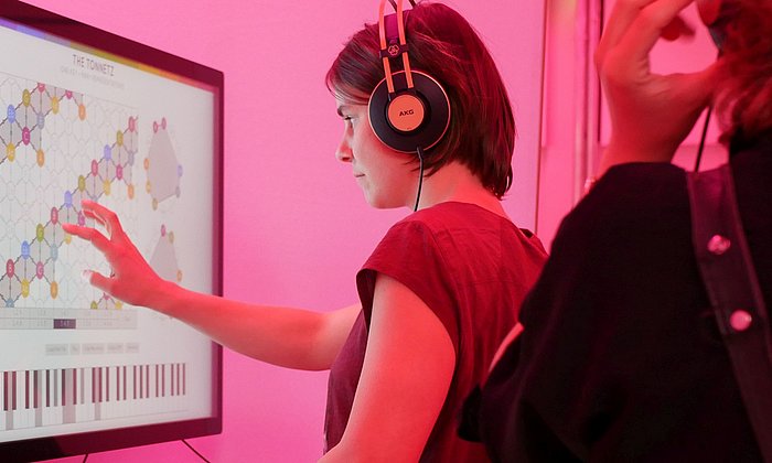 Interactive acoustic station in the exhibition "La La Lab".