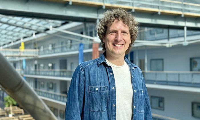 Portrait von Dr. Florian Lindemann
