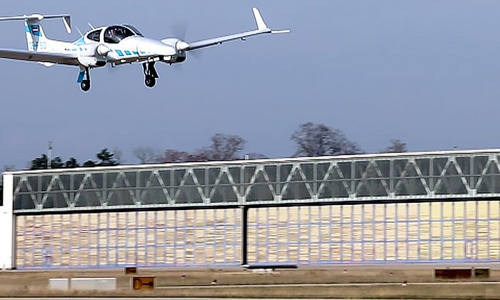 Das Forschungsflugzeug der TUM landet vollautomatisch ohne Unterstützung von bodengebundenen Systemen.