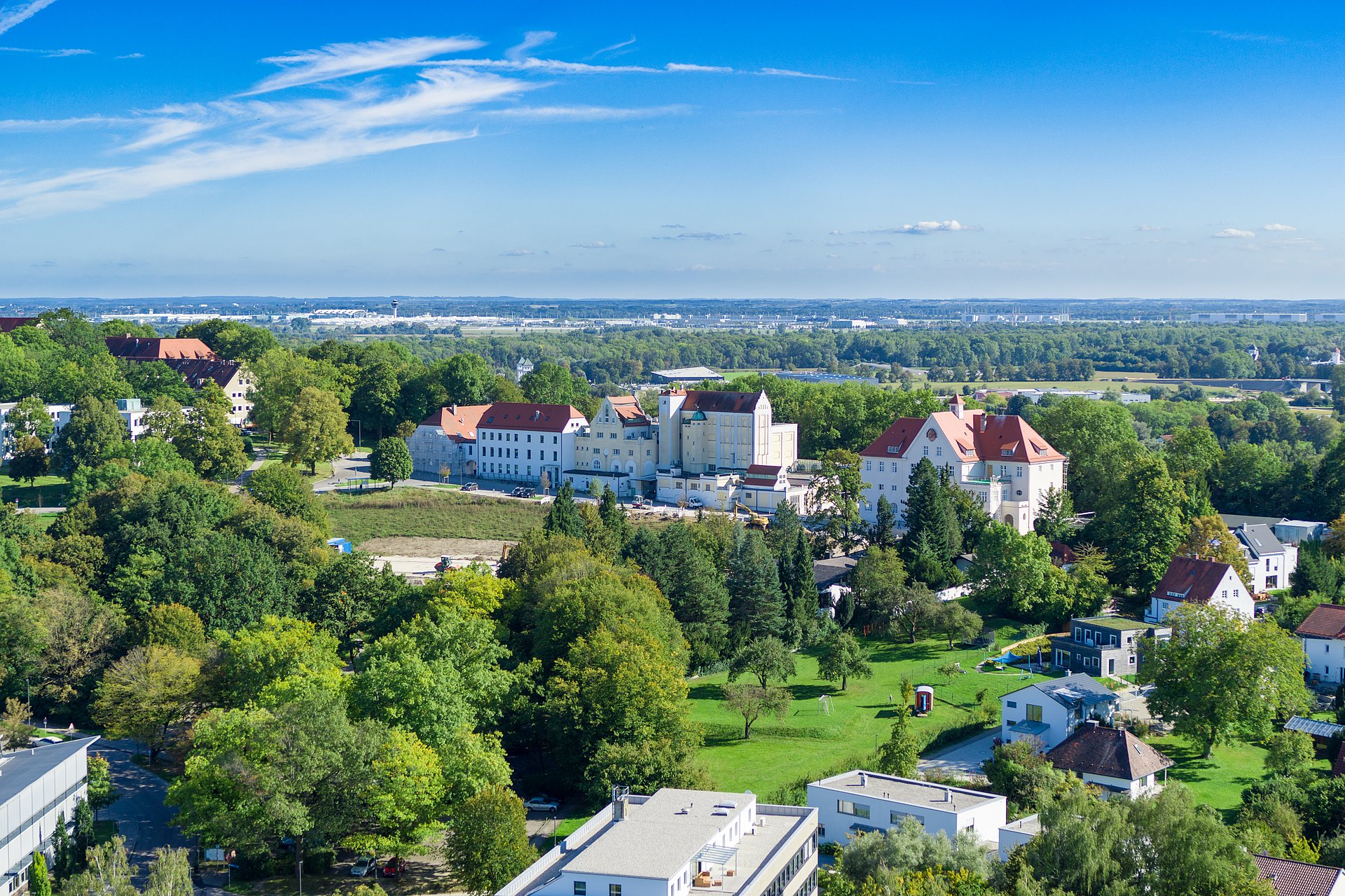 Drohnenaufnahme der Forschungsbrauerei Weihenstephan am TUM Campus Freising