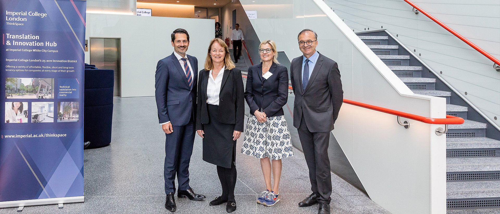 ICL-Präsidentin Prof. Alice Gast (2.v.l.) empfängt eine TUM Delegation mit Vizepräsidentin Prof. Juliane Winkelmann und den Vizepräsidenten Prof. Thomas Hofmann (l.) und Prof. Gerhard Müller in London.