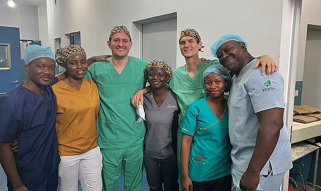 Das Team aus ghanaischen und deutschen Ärzten und OP-Schwestern