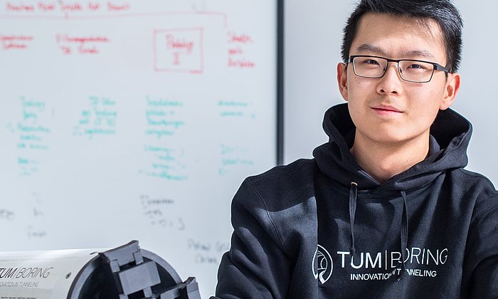 Informatik-Student Haokun Zheng ist einer der Teamleiter bei TUM Boring.