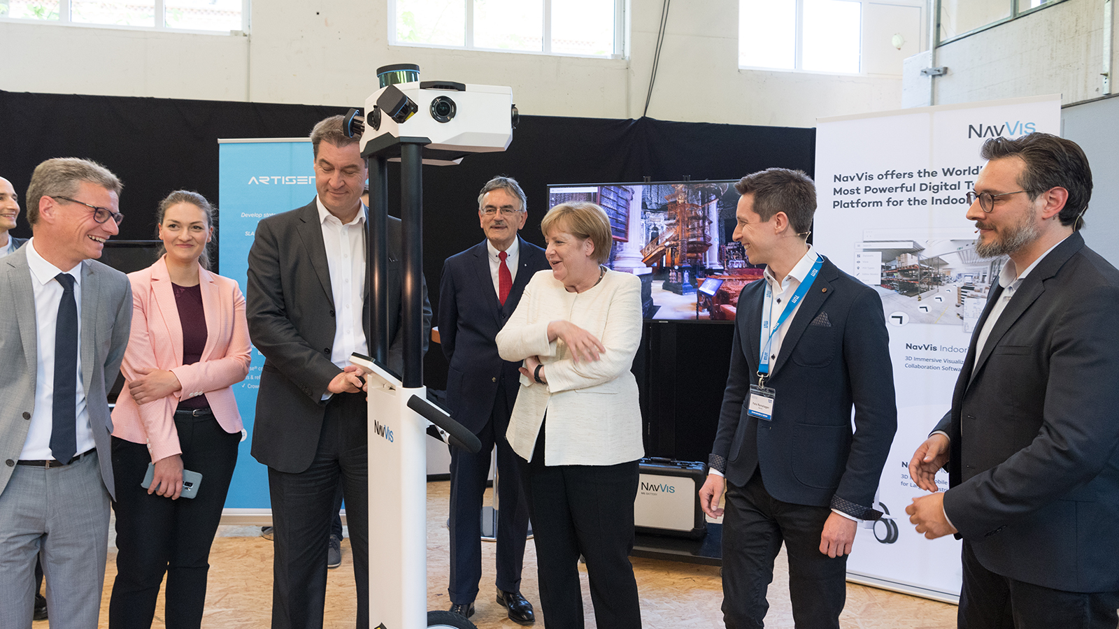 Bundeskanzlerin Dr. Angela Merkel in der Munich School of Robotics and Machine Intelligence