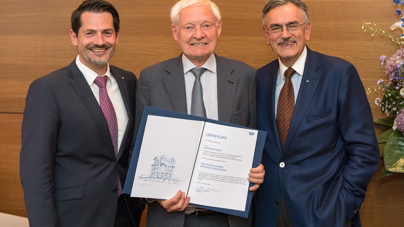 Vizepräsident Prof. Thomas Hofmann, Prof. Joachim Frank und Präsident Prof. Wolfgang A. Herrmann.