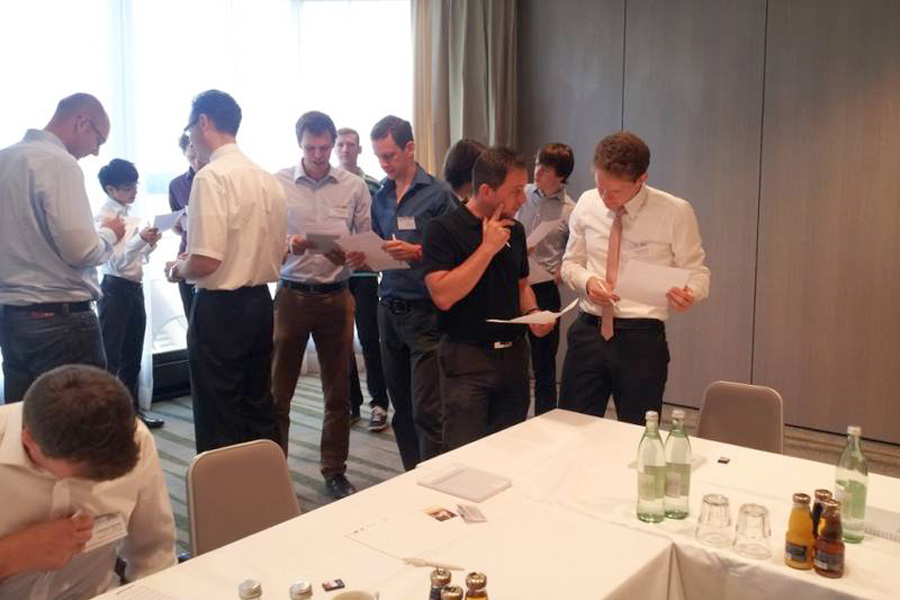 Netzwerken: Die Mentoring-Tandems lernen sich kennen (Foto: Siemens)