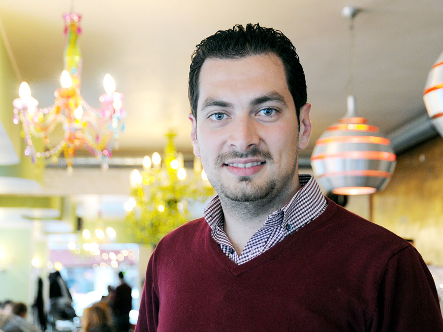 Hekmat Dabbas aus Syrien studiert Transportation Systems an der TUM. (Foto: Maren Willkomm)