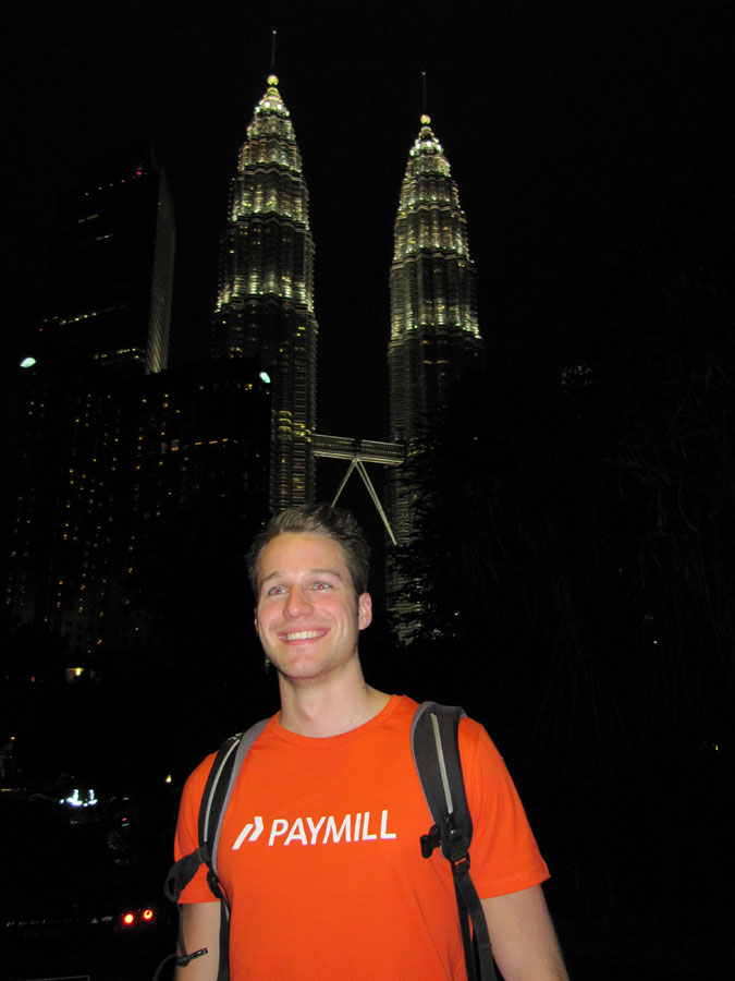 Gunter Glenk in front of the Petronas Towers