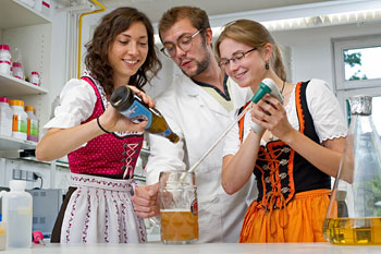 Portrait Jara Obermann, Martin Schappert und Maria Trumpfheller Portrait Jara Obermann, Martin Schappert und Maria Trumpfheller