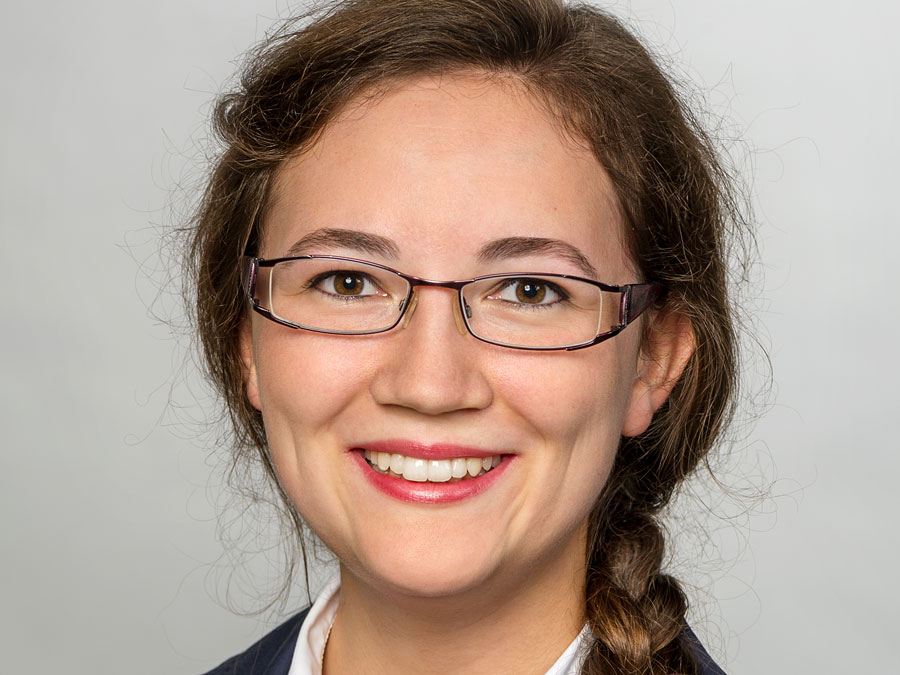 "Wieder zusammen anzupacken!": Das wünscht sich Nora Pohle, Vertreterin der Studis in Senat und Hochschulrat der TUM, für 2017. (Foto: Astrid Eckert) "Wieder zusammen anzupacken!": Das wünscht sich Nora Pohle, Vertreterin der Studis in Senat und Hochschulrat der TUM, für 2017. (Foto: Astrid Eckert)