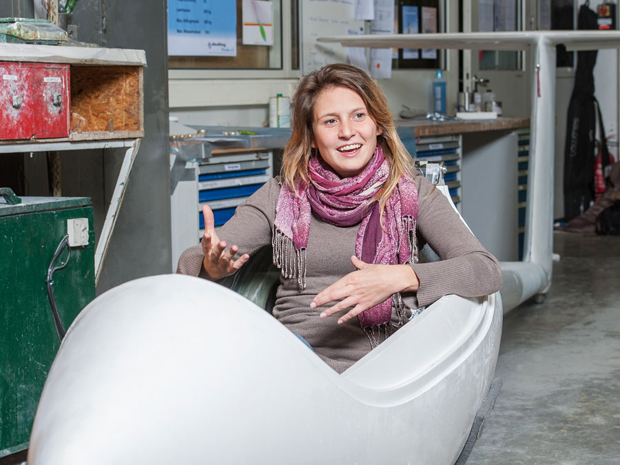 Katja Schmid (25) is in her 9th semester of Aerospace Engineering at TUM and a member of Akaflieg. She has been flying herself for years (Photo: Uli Benz).