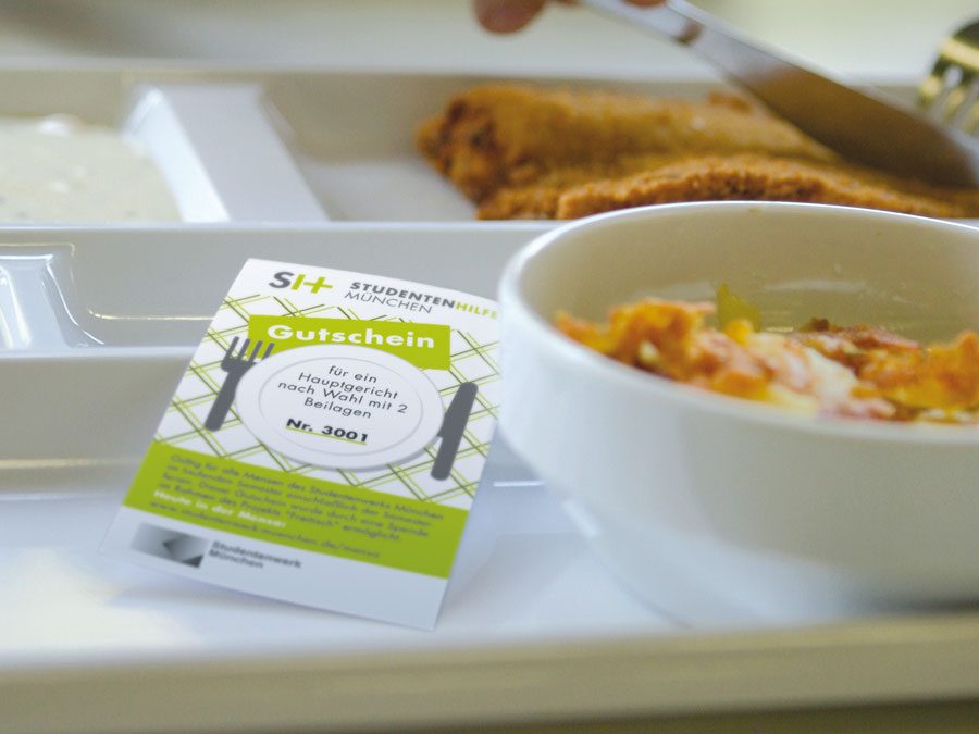 Der „Freitisch“ der Studentenhilfe München: Ein Semester lang können Studierende in den Mensen des Studentenwerks kostenlos essen. (Foto: Monika Keiler) Der „Freitisch“ der Studentenhilfe München: Ein Semester lang können Studierende in den Mensen des Studentenwerks kostenlos essen. (Foto: Monika Keiler)