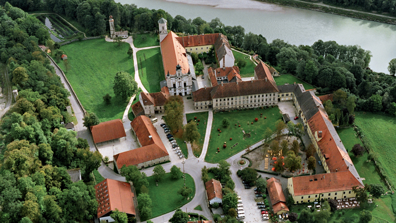 Luftaufnahme des Klosters Raitenhaslach.