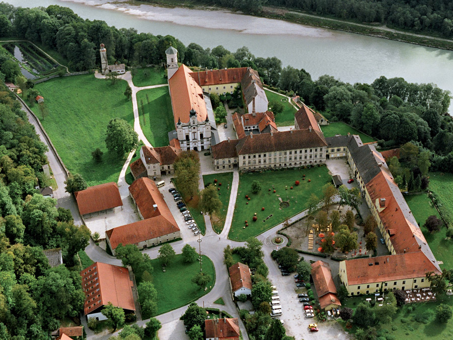 Das Kloster Raitenhaslach an der Salzach wird neuer Akademiestandort der TUM - Bild: Wolfgang Hopfgartner / Stadt Burghausen