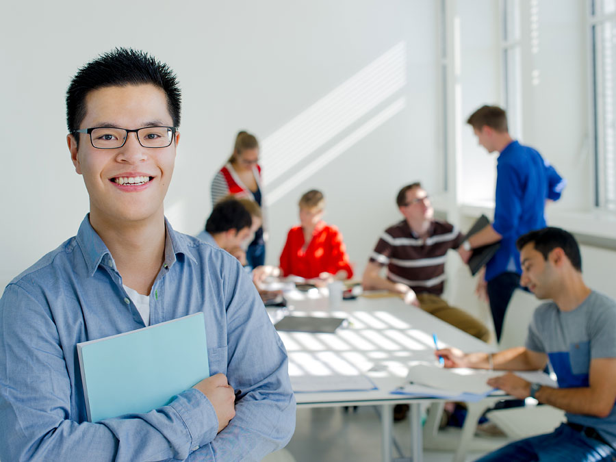 A team will help you get along: The Carl von Linde Akademie offers about 100 workshops during the summer semester. (Photo: Andreas Heddergott)