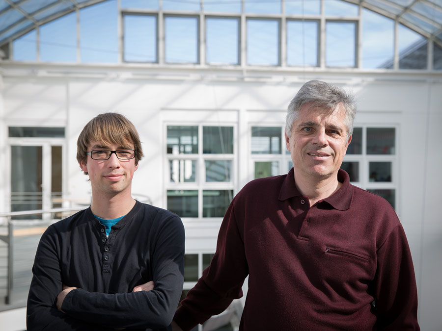 Student Alexander Bourgund (left) and his Mentor Dr. Helmut Hollfelder