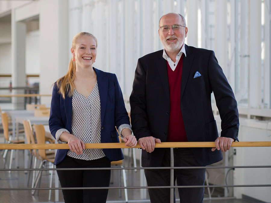 Mentoring an der TU München: Das Tandem Dr. Herbert Hofmann und Katharina Schätz. (Foto: Magdalena Joos)
