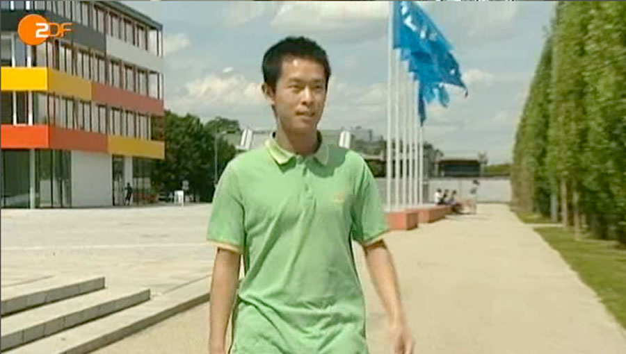 Yu Zhou aus China studiert Transportation Systems. Anschließend will er in Deutschland arbeiten. (Bild: ZDF)