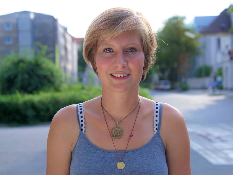 Elena Gernhardt studiert an TUM und LMU Geowissenschaften. Sie meistert ihr Studium mit Kind. Zu sehen ab 28. Oktober 2015 auf hey-uni.de. (Foto: Pelle Film)