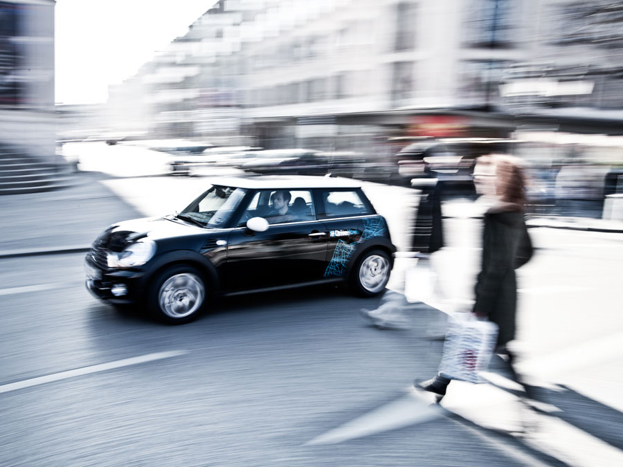 Schnell mal von Garching nach Freising? Mit Carsharing geht das auch ohne eigenes Auto. (Bild: DriveNow) Carsharing-Wagen