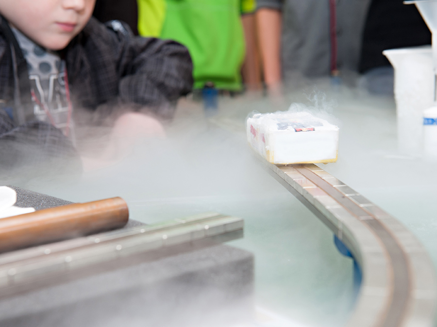 High-temperature superconductor cooled with liquid nitrogen. The prediction if and when a material becomes superconducting depends decisively on whether excitations require energy or not. However, a prediction of that property is more difficult than imagined, as an underlying mathematical problem has proven to be unsolvable in principle. - Photo: Ulli Benz / TUM