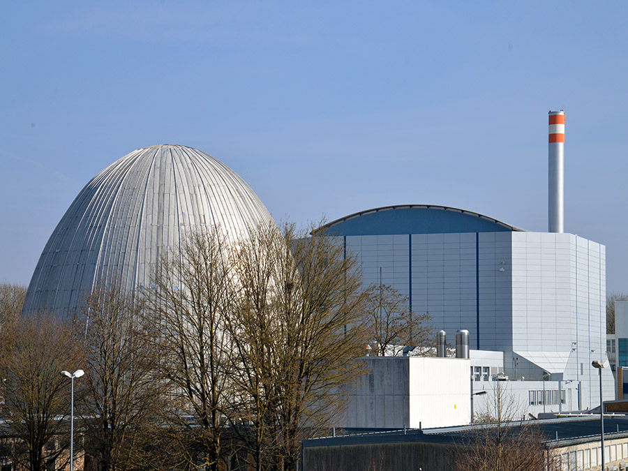 FRM I (links) und FRM II auf dem Campus Garching - Bild: Andreas Battenberg / TUM