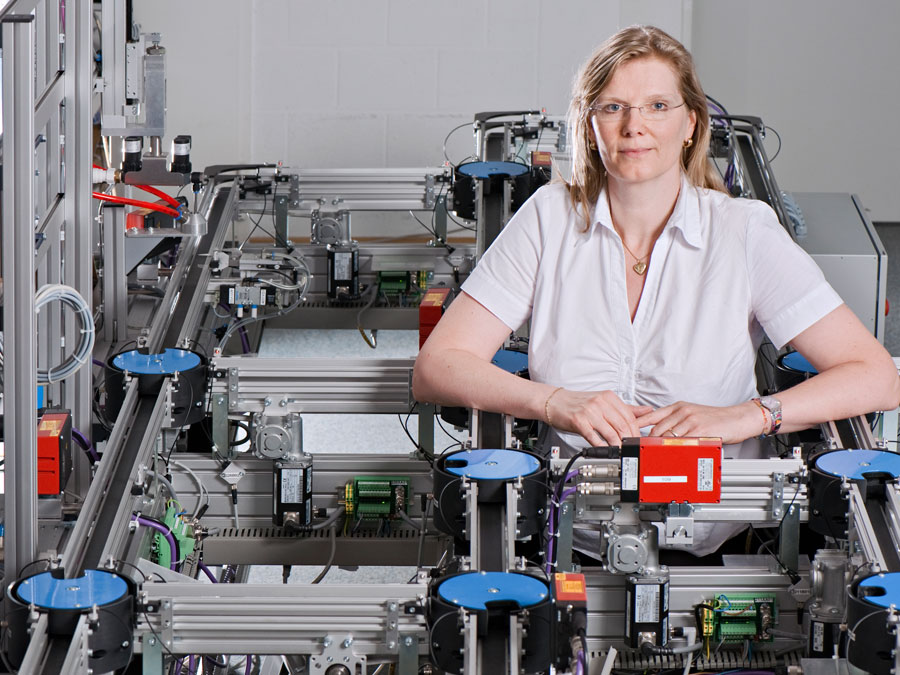 Prof. Birgit Vogel-Heuser will explain her reseach area automation and information systems. (Photo: Eckert / TUM) Prof. Birgit Vogel-Heuser in her lab