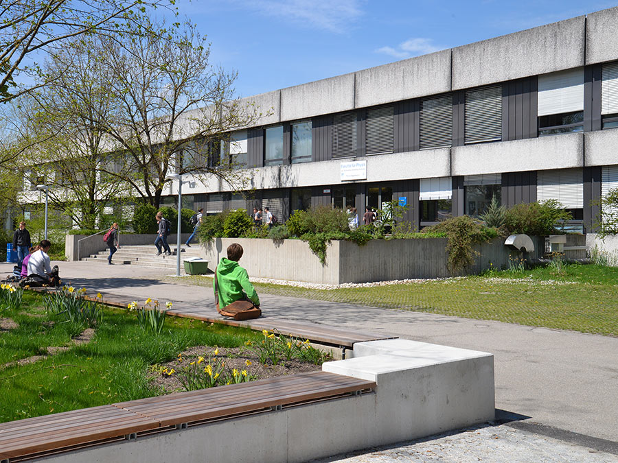 The TUM Department of Physics at Campus Garching - Photo: Andreas Battenberg / TUM