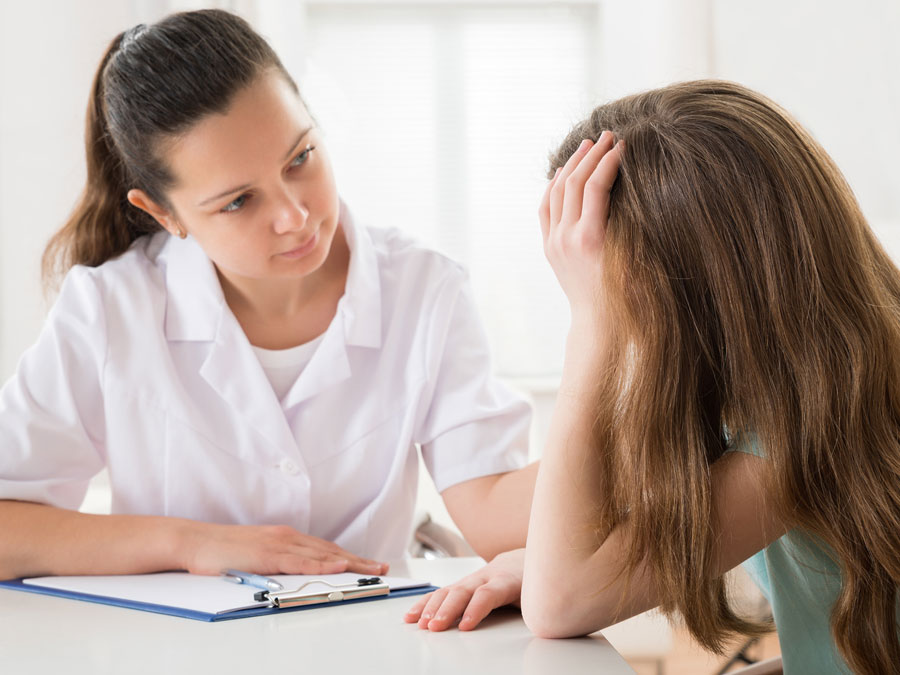 Doctors assume that the number of refugee children with psychological disorders will rise. (Photo: Andrey Popov / fotolia.com) Doctors assume that the number of refugee children with psychological disorders will rise. (Photo: Andrey Popov / fotolia.com)