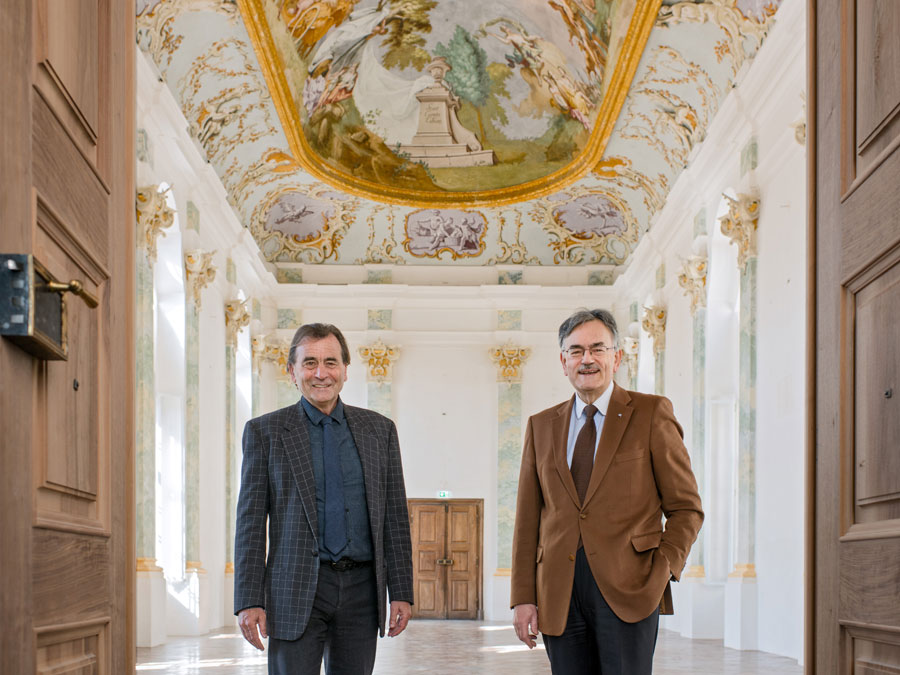 Hans Steindl und Wolfgang A. Herrmann im restaurierten Festsaal des ehemaligen Klosters Raitenhaslach.