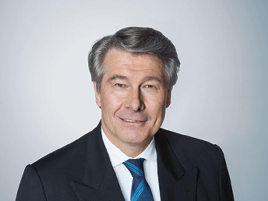 Dr. Wolfgang Büchele, Vorstandsvorsitzender der Linde AG, beantwortet Fragen der Studierenden. (Bild: Andreas Pohlmann) Dr. Wolfgang Büchele, Vorstandsvorsitzender der Linde AG