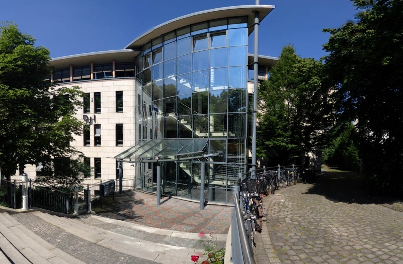 Außenansicht des Deutschen Jugendinstituts in München (FOTO: DJI/)