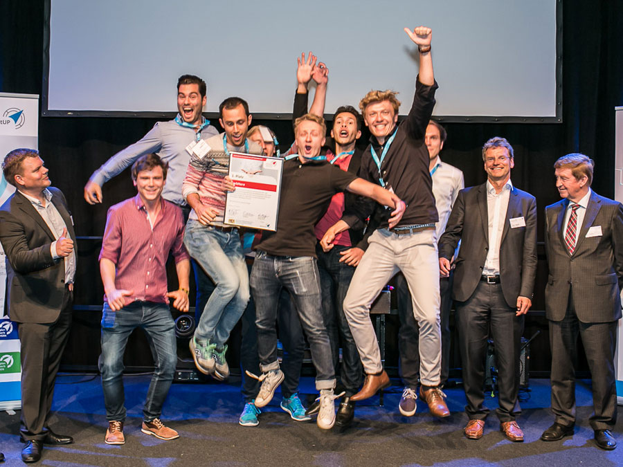Entrepreneurs with drive: The ParkHere team is delighted about winning the Business Plan Competition. (Photo: BayStartUP) The ParkHere team is delighted about winning the Business Plan Competition.