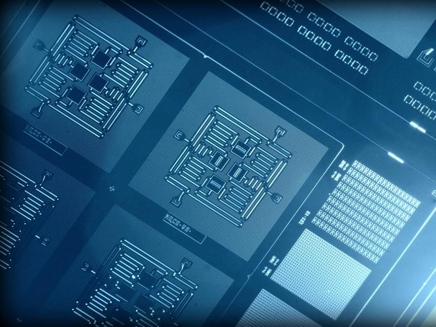 Layout of IBM's four superconducting quantum bit device. (Image: IBM Research, https://www.flickr.com/photos/ibm_research_zurich/16662697764/in/album-72157663611181258/)