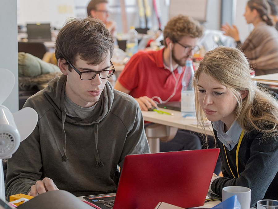 Die TUM bietet beste Bedingungen, innovative Ideen in die Tat umzusetzen - hier ein Wettbewerb im Gründerzentrum UnternehmerTUM. (Bild: A. Heddergott / TUM) Wettbewerb im Gründerzentrum UnternehmerTUM.