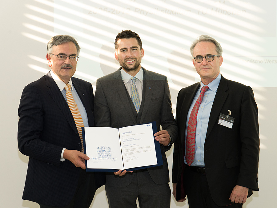 TUM President Prof. W.A. Herrmann, Dr. Michael Metzger and Dr. Marcus Morawietz, Managing Director at Strategy&, at the Technical University of Munich (Photo: Andreas Battenberg / TUM)