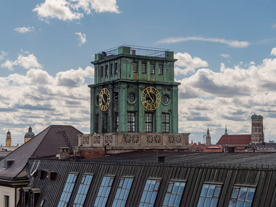 Der Thiersch-Turm, ein markanter Punkt in der Münchner Silhouette. (Bild: A. Heddergott / TUM)