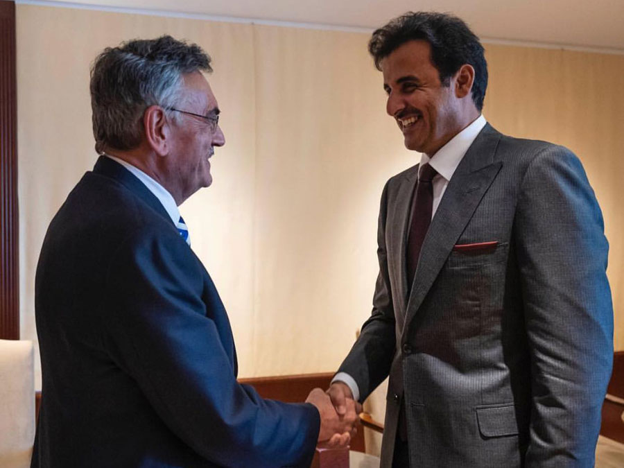 [Translate to en:] TUM-Präsident Wolfgang A. Herrmann trifft Scheich Tamim Bin Hamad Al Thani in Berlin. (Bild: TUM International GmbH)