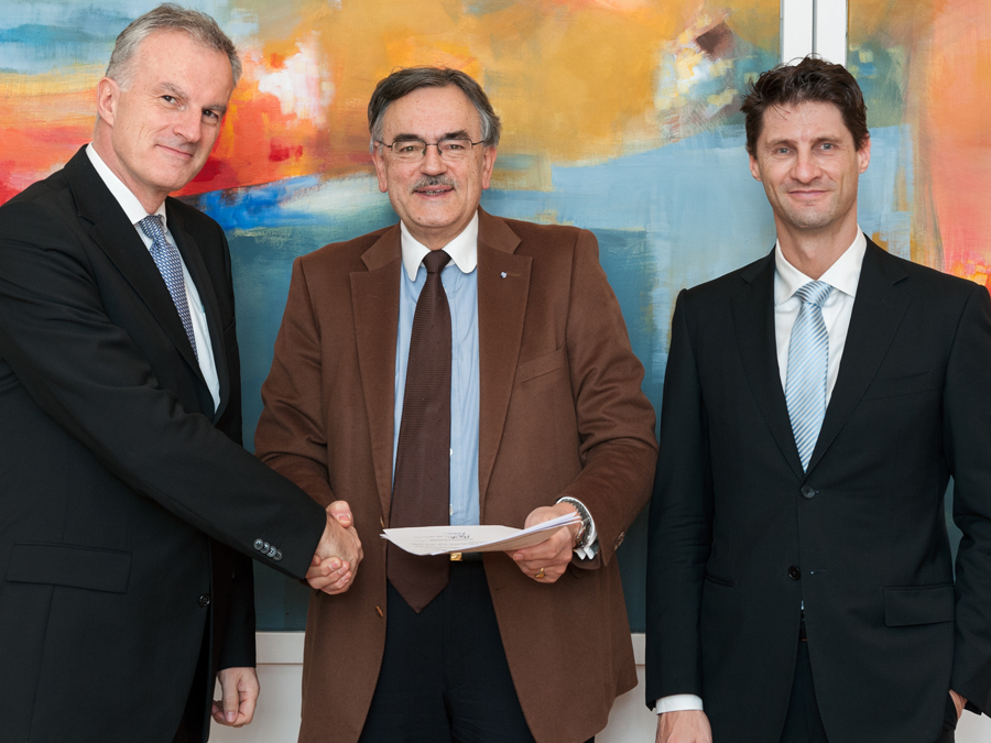 From left to right: Dr. Christof Mascher, member of the Executive Board of Allianz SE; TUM President Wolfgang A. Herrmann and Dr. Andreas Braun, Head of Global Data & Analytics at Allianz SE.
