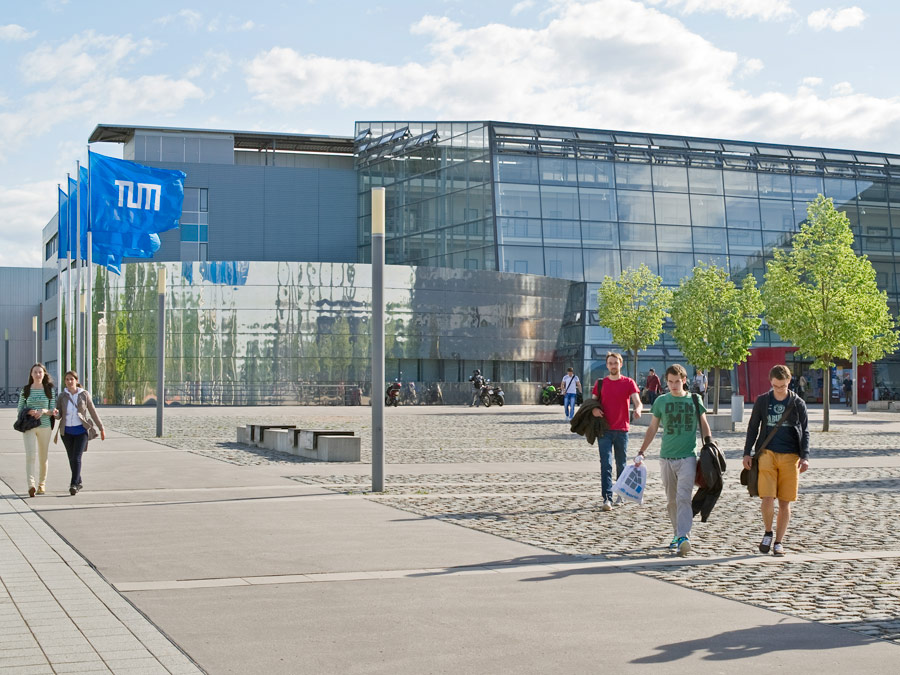 Studierende am Campus Garching