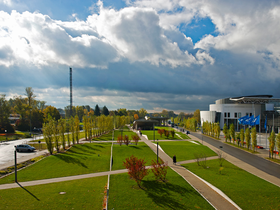 Siemens gründet auf dem Campus Garching der TUM einen neuen Forschungsstandort. Dort sollen über 100 Wissenschaftler von Siemens Seite an Seite mit Forschern der TUM zusammenarbeiten. (Foto: A. Heddergott / TUM)
