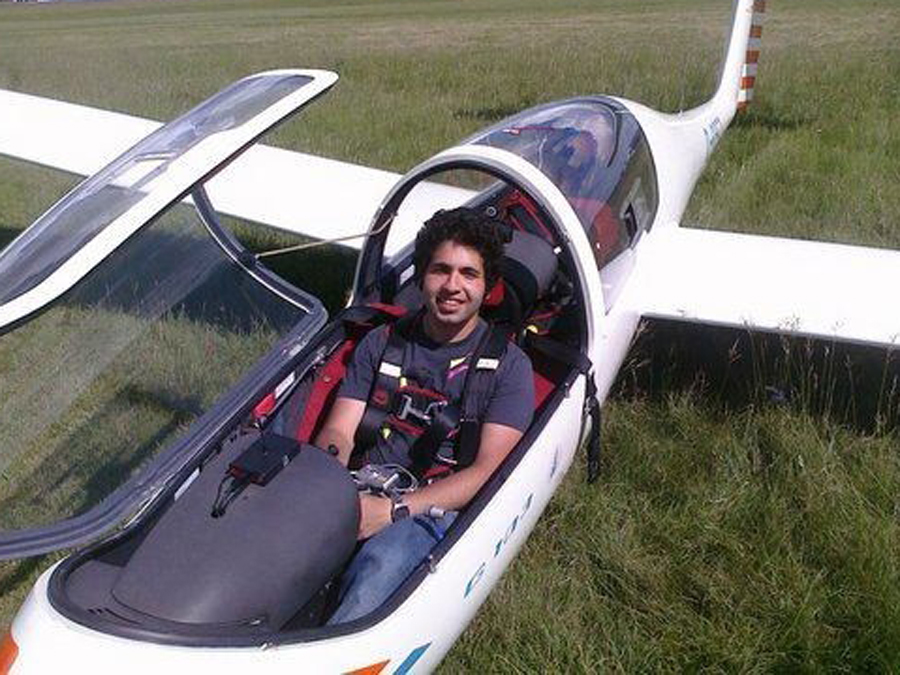 In seiner Freizeit ist Akram Abdellatif meist in der Luft oder beim Tauchen. (Bild: privat) In seiner Freizeit ist Akram Abdellatif meist in der Luft oder beim Tauchen.