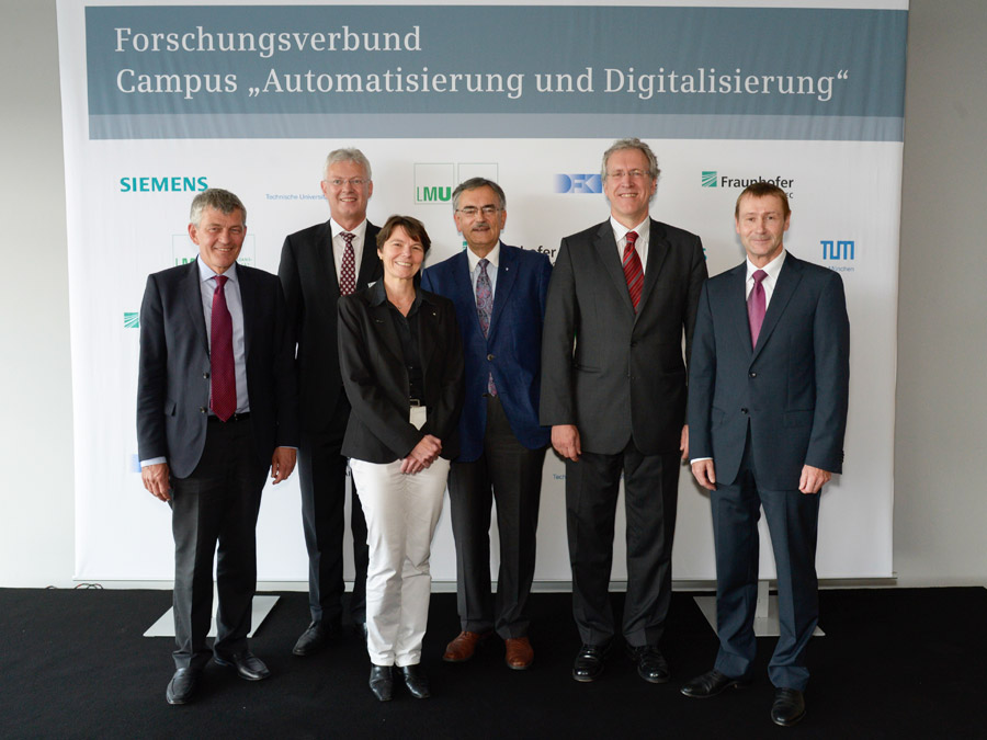 Die Partner des Forschungsverbundes "Campus Automatisierung und Digitalisierung". (Foto: Siemens AG) Die Partner des Forschungsverbundes "Campus Automatisierung und Digitalisierung". (Foto: Siemens AG)