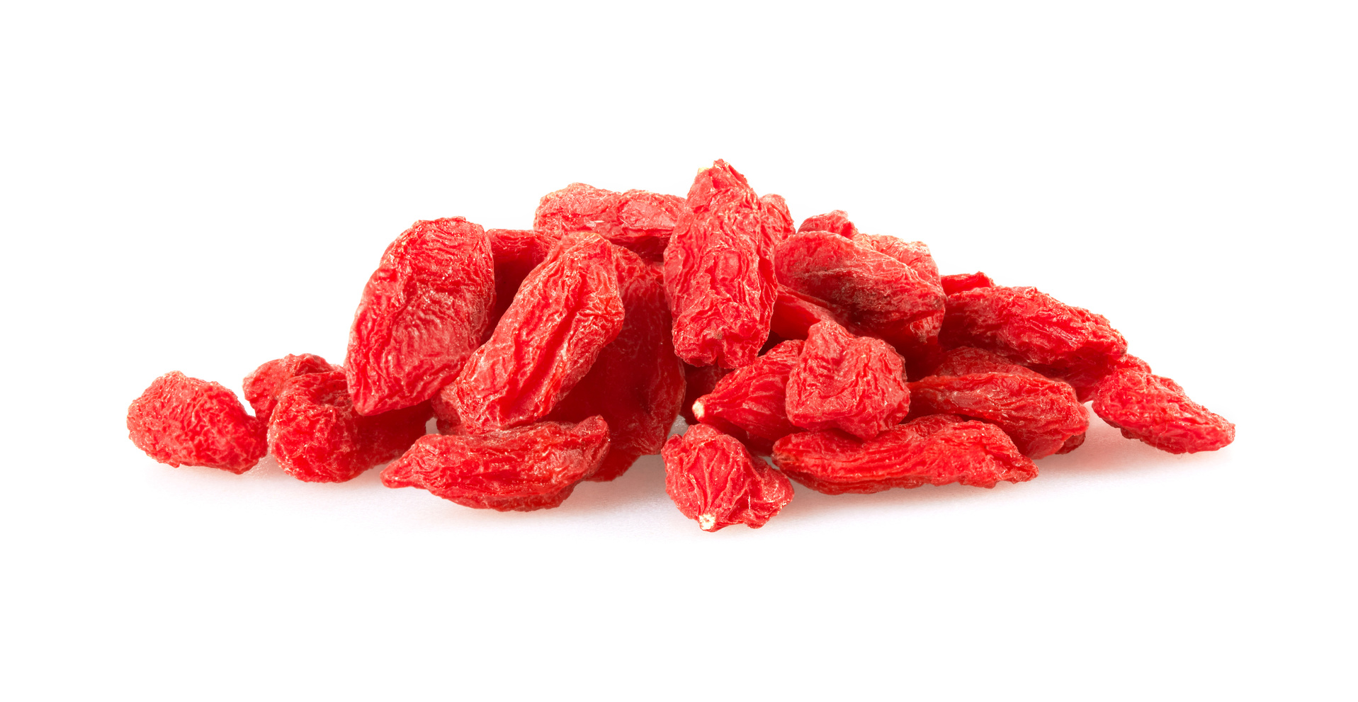 Goji Beeren sind etwa zwei Zentimeter groß, haben eine Farbe wie junge Hagebutten und schmecken leicht säuerlich. Sie haben einen hohen Anteil an Vitamin C – vergleichbar hierzulande mit der Schwarzen Johannisbeere. (Foto: Fotolia/ krasyuk)