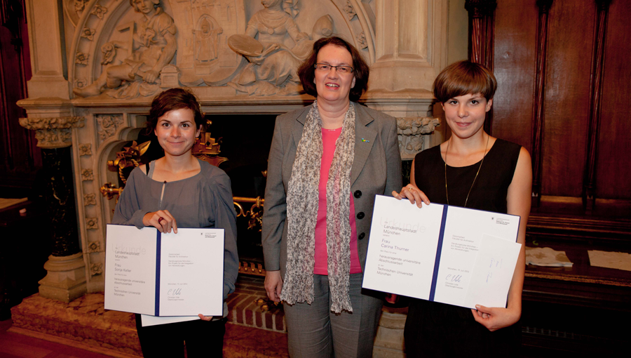 Sonja Keller, Christine Strobl und Carina Thurner (v.l.n.r) bei der Preisverleihung des Hochschulpreises der Stadt München 2012