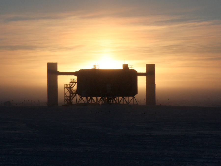 Neutrino-Forschungsstation IceCube