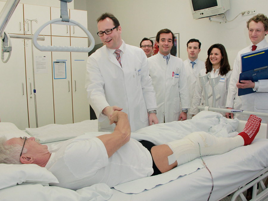 Morgendliche Visite in der Klinik und Poliklinik für Orthopädie und Sportorthopädie. (Foto: M. Stobrawe / Klinikum rechts der Isar)