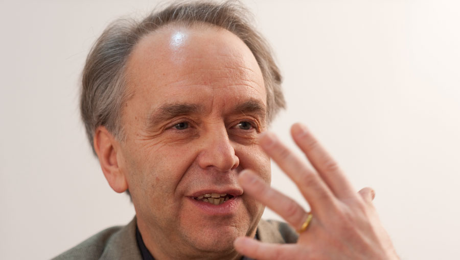 Prof. Klaus Mainzer, Lehrstuhl für Philosophie und Wissenschaftstheorie. (Bild: K. Bauer / TUM)