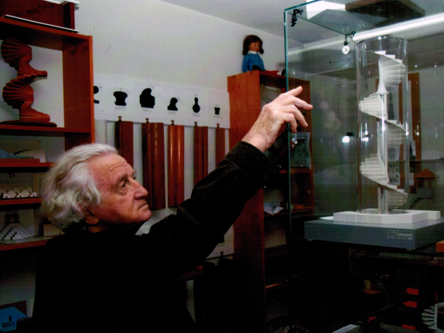 Der Treppenforscher Prof. Friedrich Mielke. (Foto: privat) Der Treppenforscher Prof. Friedrich Mielke.