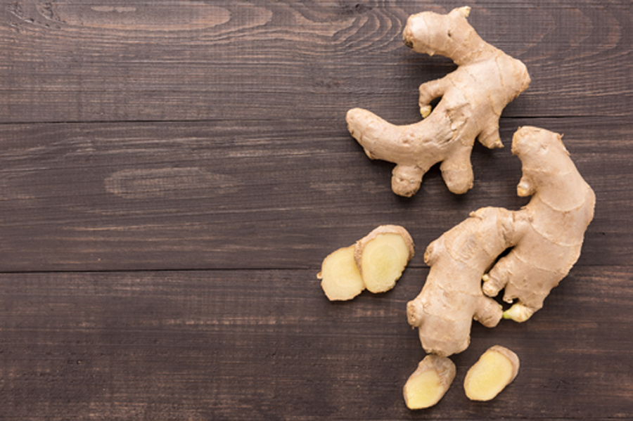 The pungent 6-gingerol contained in ginger stimulates a saliva enzyme that breaks down foul-smelling substances. (Image: iStockphoto/ villagemoon)